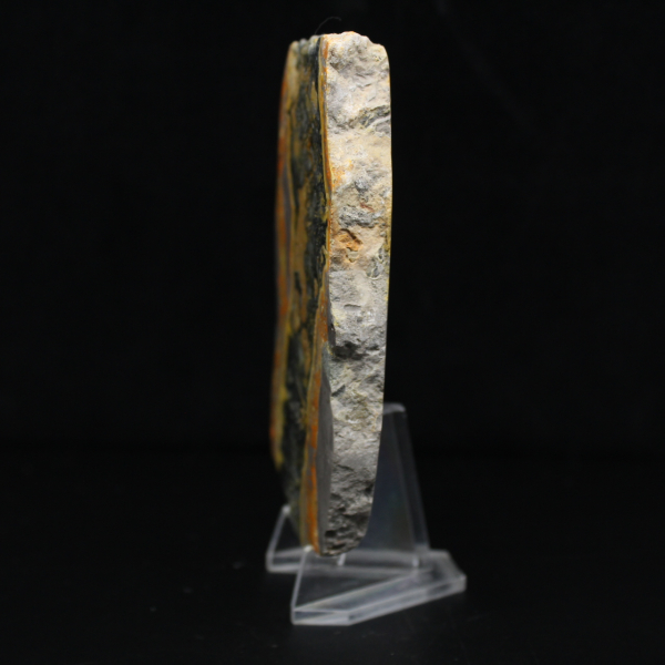 Rebanada gruesa de jaspe abejorro pulido