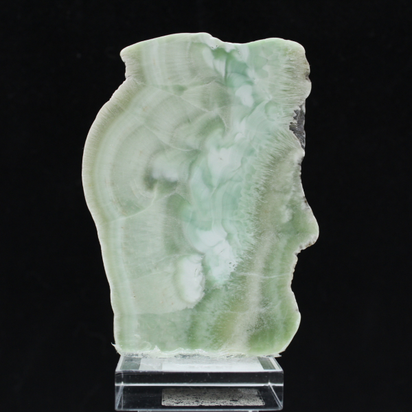 Rebanada de piedra de aragonita verde natural