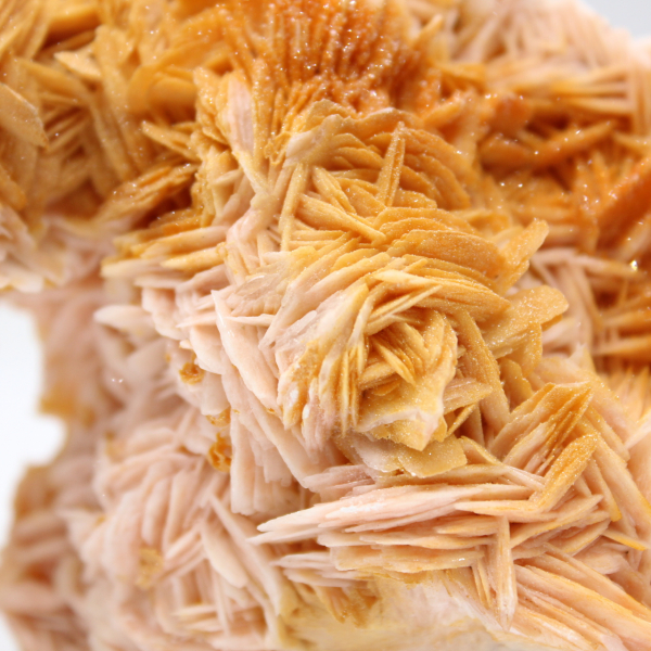 Cristalización de barita naranja marroquí fina