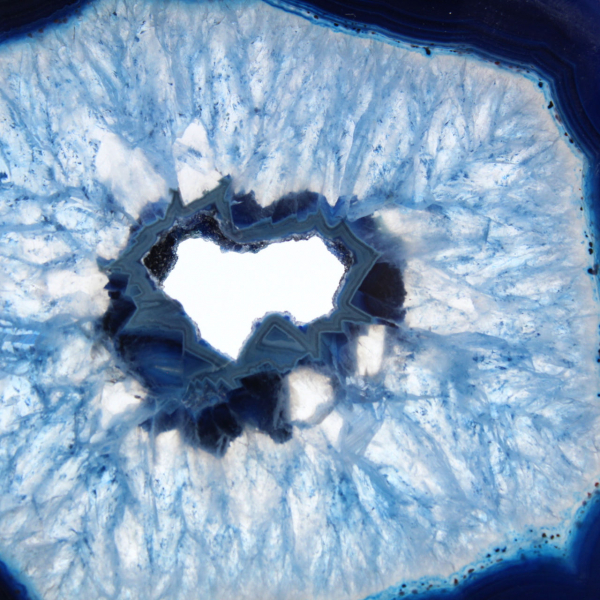 Ágata azul brasileña en finas láminas decorativas