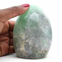 Piedra de fluorita verde pulida