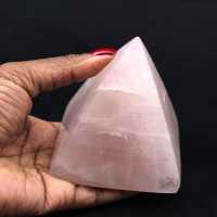 Pirámide de cuarzo rosa