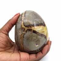 Huevo mineral en septaria