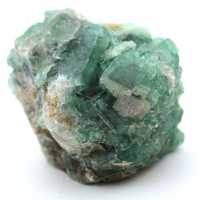 Fluorita natural cruda en cristales verdes