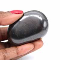 Piedra pulida de shungit