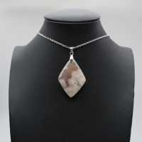 Colgante de diamante y ágata flor