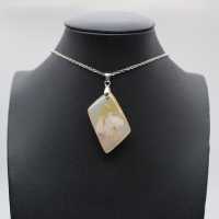 Colgante de diamante y ágata flor