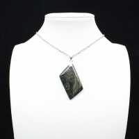 Colgante de jaspe Kambamba en forma de diamante