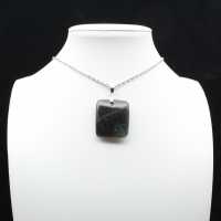 Colgante de piedra labradorita cuadrada