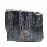 Turmalina negra en bruto