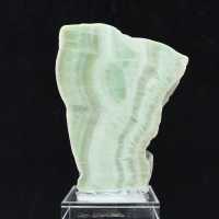 Rebanada pulida de aragonita verde mineral bruto de calidad