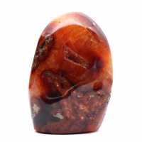 Adorno mediano de cornalina pulida: auténtico mineral de Madagascar para interiores