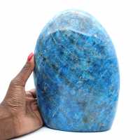 Gran apatita pulida, ejemplar decorativo, piedra natural de Madagascar.