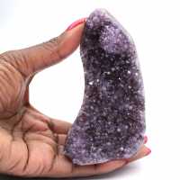 Amatista brasileña: una pequeña geoda para la estética
