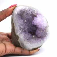 Pequeña geoda de amatista genuina de Brasil