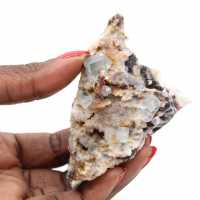 Cristal de fluorita sobre matriz: mineral verde de Marruecos Cristal de fluorita sobre matriz: mineral verde de Marruecos