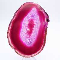 Rebanada pulida de ágata teñida de color rosa