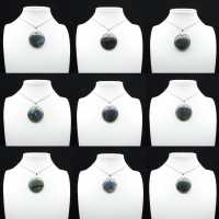 Colgante redondo de labradorita Colgante redondo de labradorita