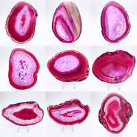 Rebanada pulida de ágata teñida de color rosa