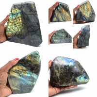 Piedra labradorita pulida de forma libre