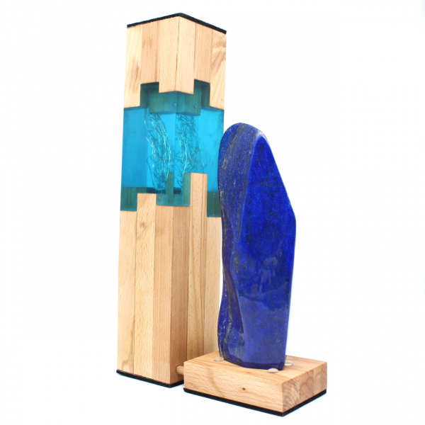 Lámpara en madera y resina con gran lapislázuli