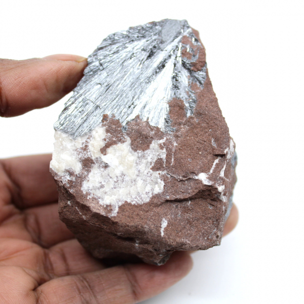 Roca de pirolusita en bruto