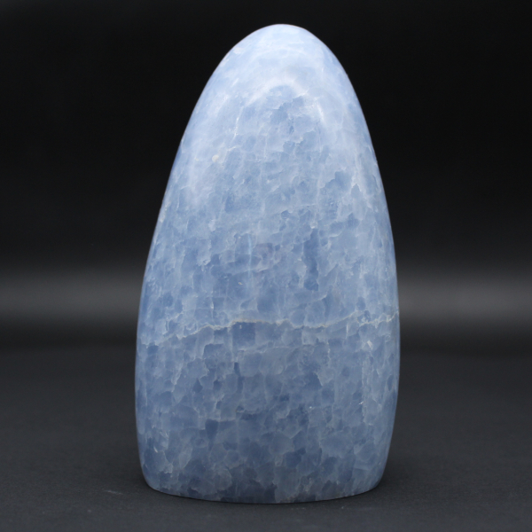 Piedra de calcita azul pulida