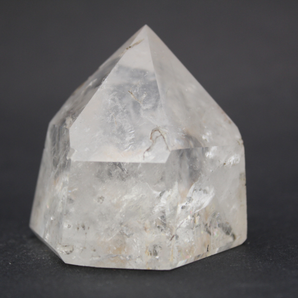 Prisma de cristal de roca con inclusión
