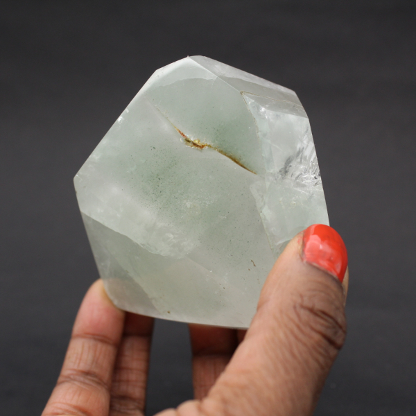 Prisma de cristal de cuarzo con inclusión de clorita