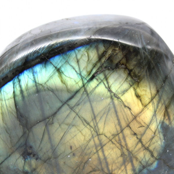 Piedra de labradorita pulida de forma libre