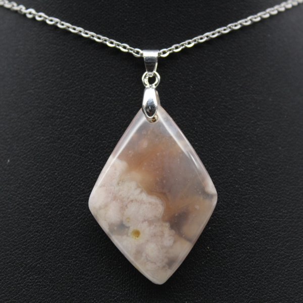 Colgante de diamante y ágata flor