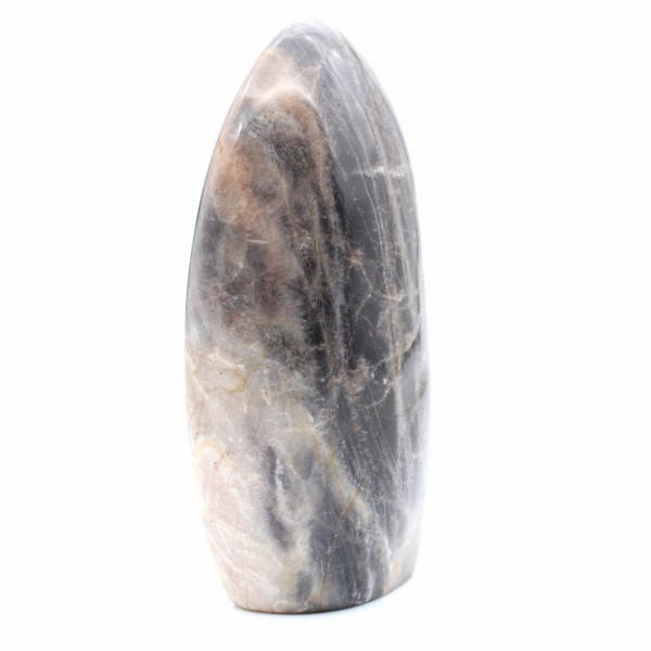 Roca de piedra lunar negra pulida