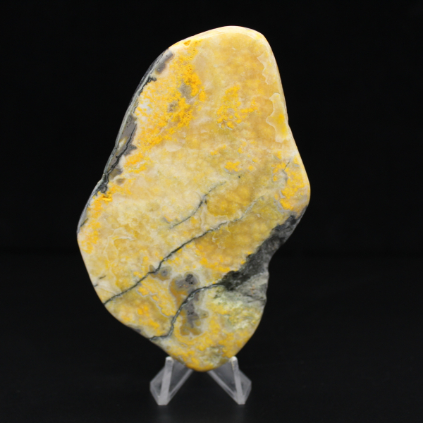 Colección de piedras grandes pulidas de jaspe abejorro