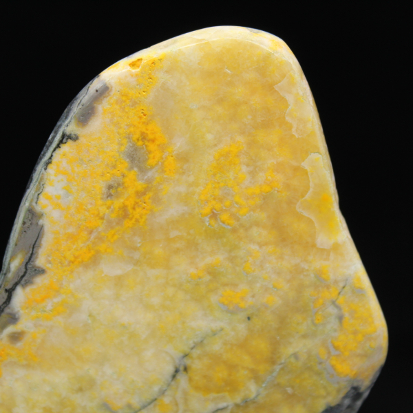 Colección de piedras grandes pulidas de jaspe abejorro