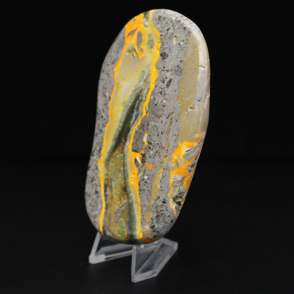 Adorno de jaspe abejorro natural pulido