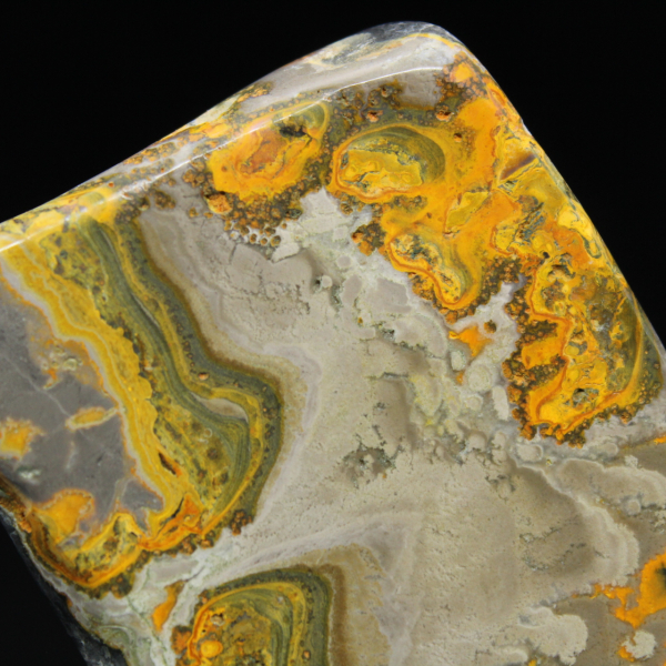 Autenticidad del pequeño adorno de abejorro de jaspe