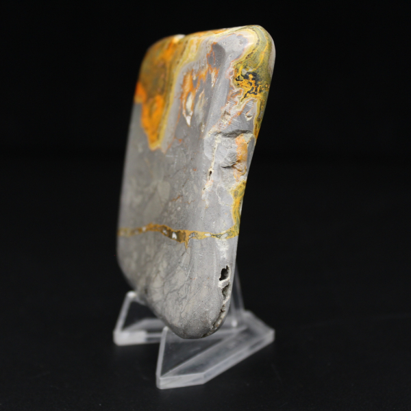 Adorno pequeño de jaspe abejorro pulido