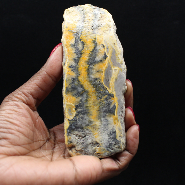 Jaspe abejorro: una porción mineralógica de Java