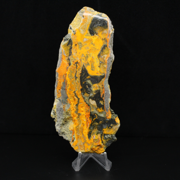 Rebanada de jaspe abejorro: estética volcánica