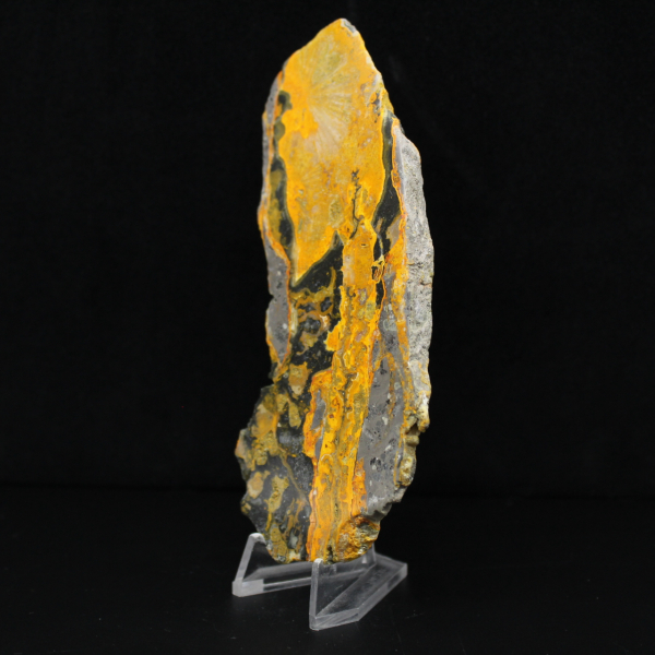 Rebanada de jaspe abejorro: estética volcánica