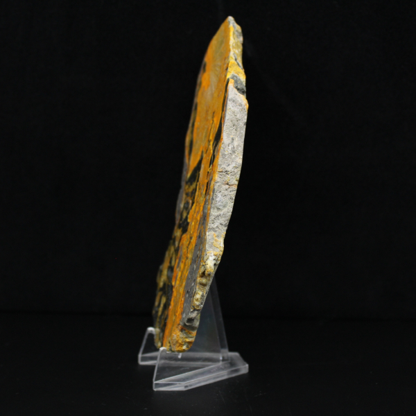 Rebanada de jaspe abejorro: estética volcánica