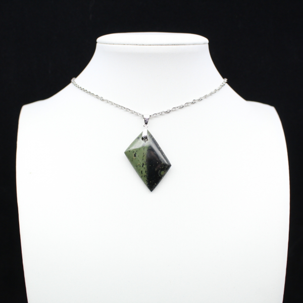 Colgante de jaspe Kambamba en forma de diamante