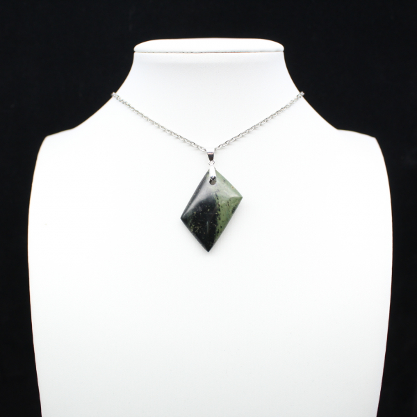 Colgante de jaspe Kambamba en forma de diamante