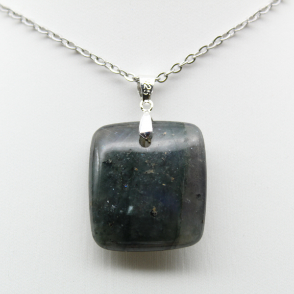Colgante de piedra labradorita cuadrada
