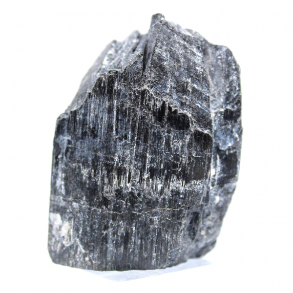 Turmalina negra en bruto