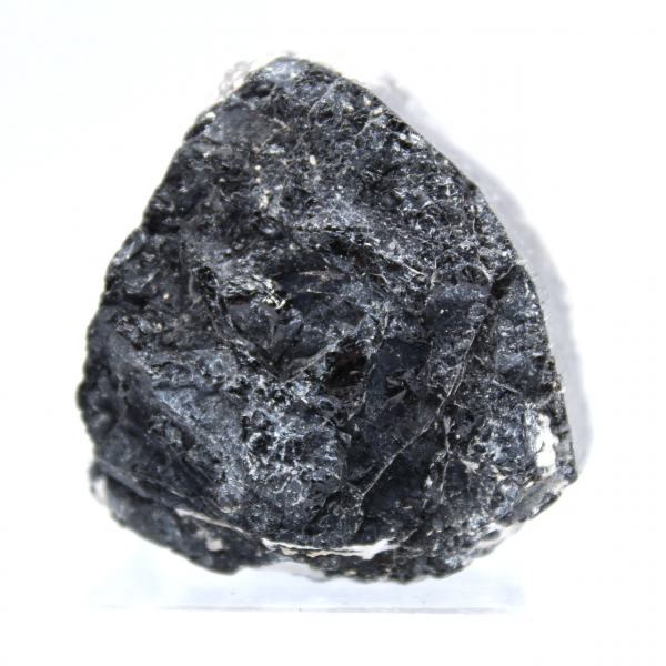 Cristal de turmalina negra en bruto