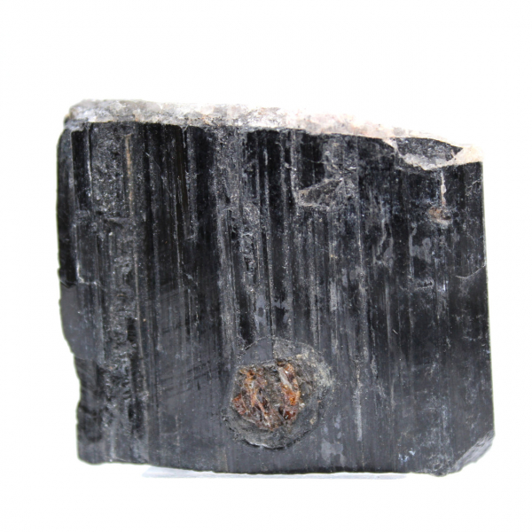 Turmalina negra en bruto