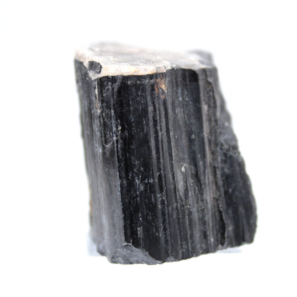 Turmalina negra en bruto