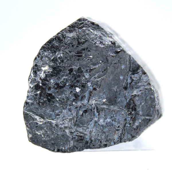 Turmalina negra en bruto