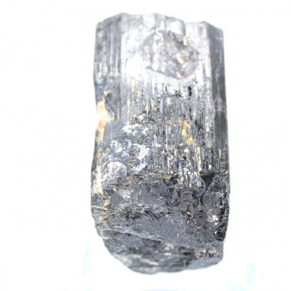 Cristal de turmalina negra en bruto